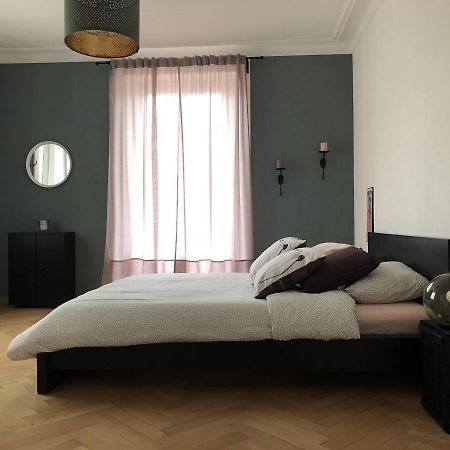 Appartement Douces Heures Avec Parking Couvert Prive Le Locle Esterno foto