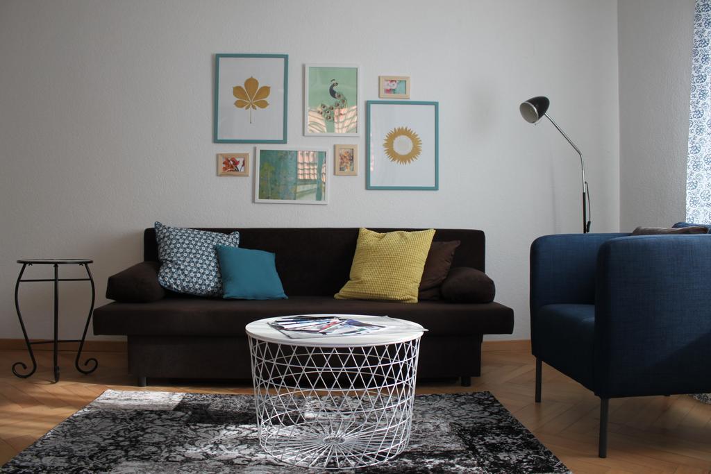 Appartement Douces Heures Avec Parking Couvert Prive Le Locle Esterno foto